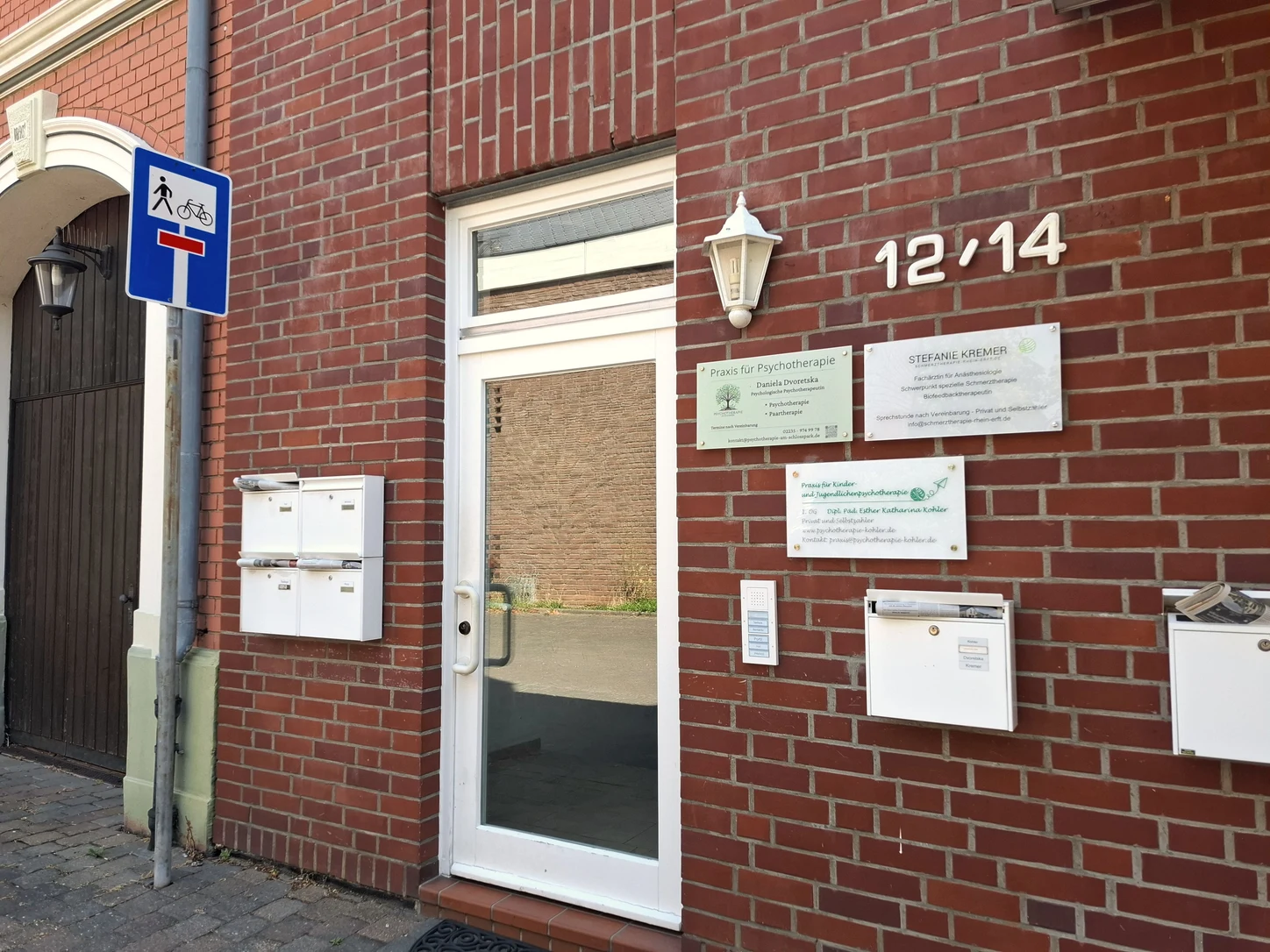 Der Eingang der Praxis in der Schloßstraße 12–14